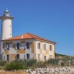 Comfortable Family With Swimming Pool Апартаменты *