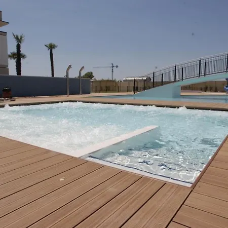 Comfortable Family With Swimming Pool Апартаменты