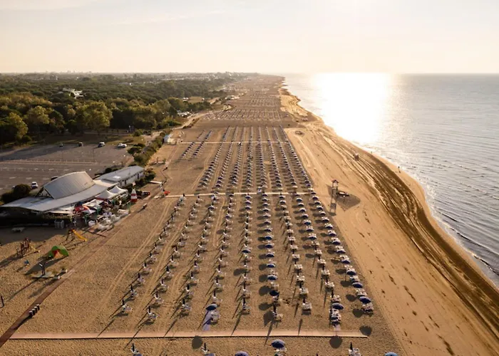 Comfortable Family With Swimming Pool Daire Bibione