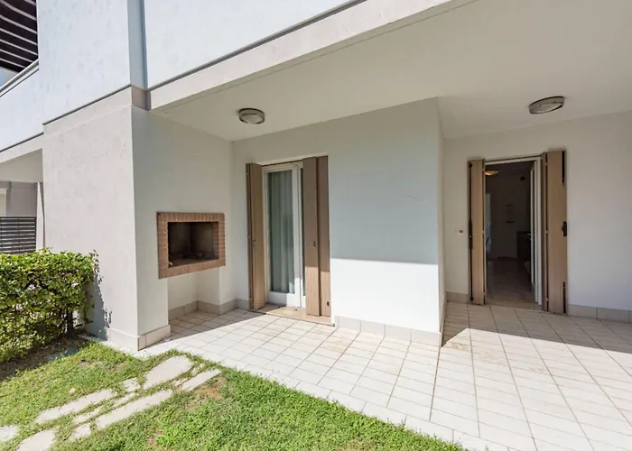 Comfortable Family With Swimming Pool * Бибионе