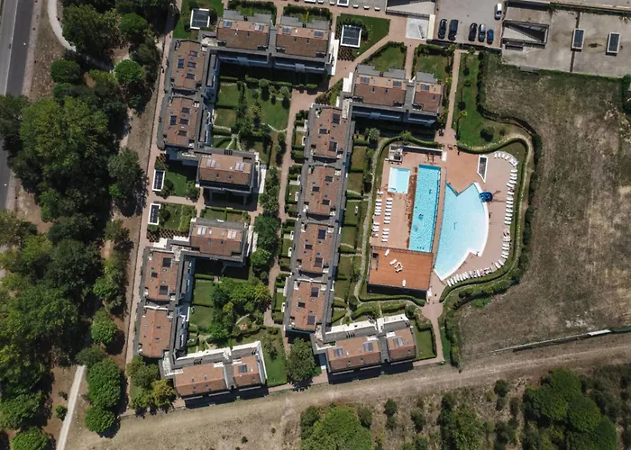 Comfortable Family With Swimming Pool